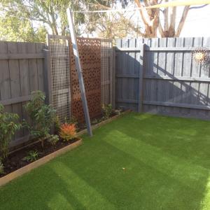 Small backyard landscaping - Greensborough