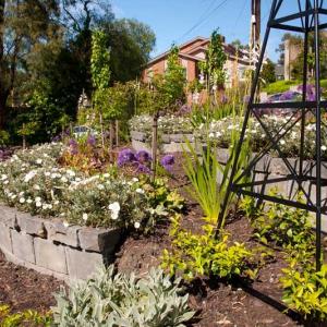 Retaining walls,Templestowe